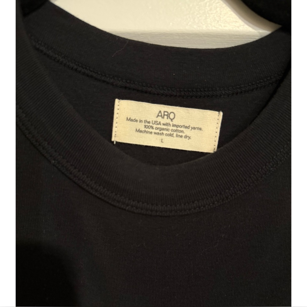 Arq Tee in Black - Picture 3 of 4
